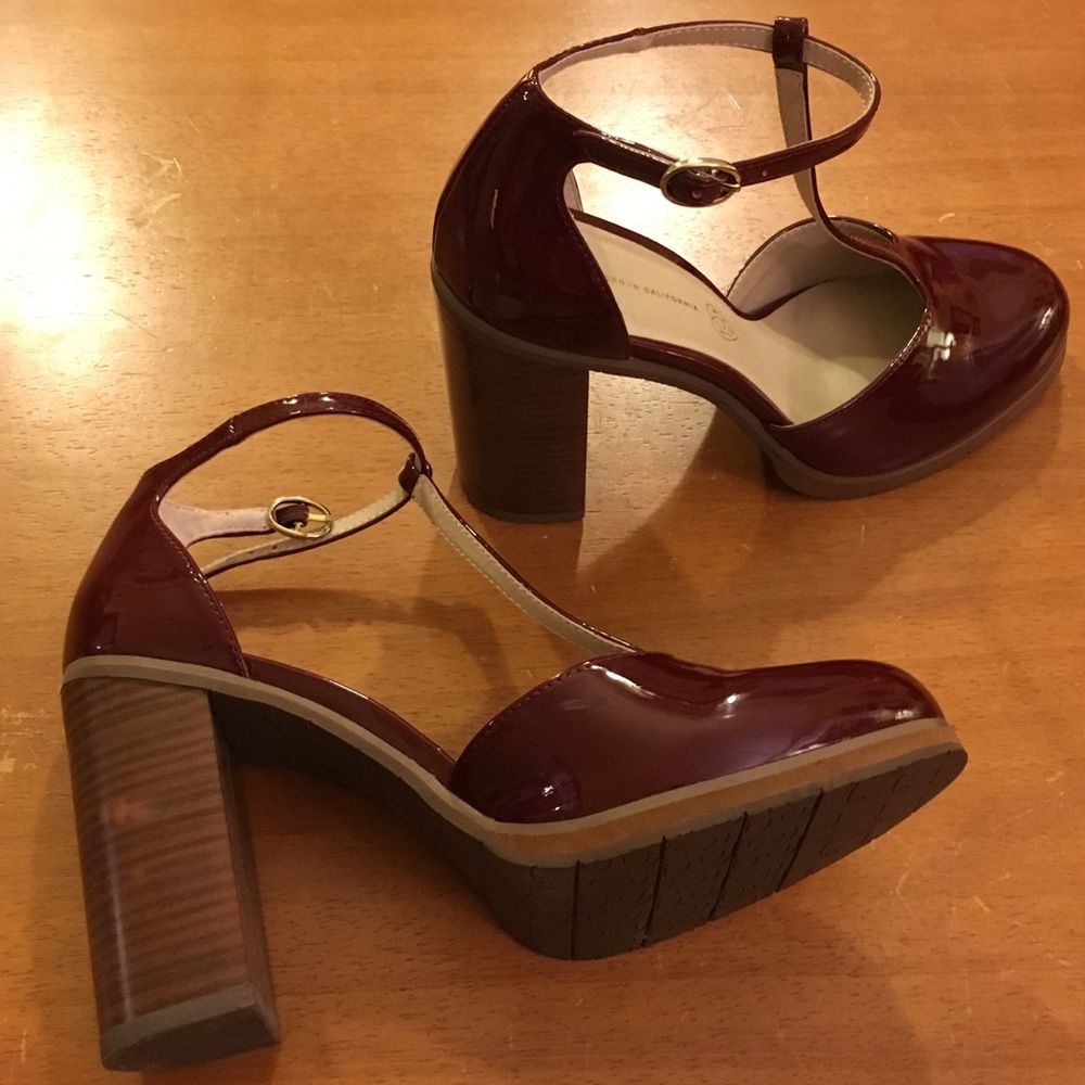 Super-sexy red vegan patent t-strap heels, 8.5